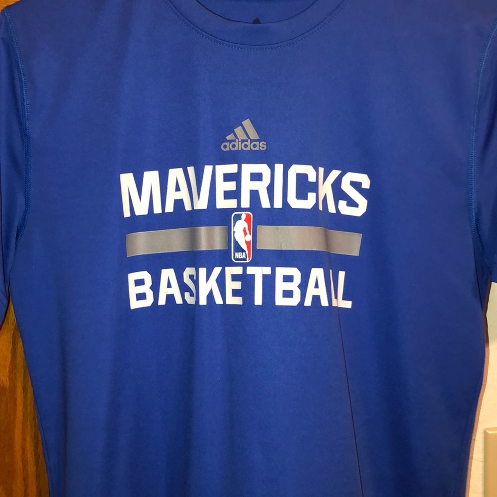 NBA Dallas Mavericks Short Sleeve Tee